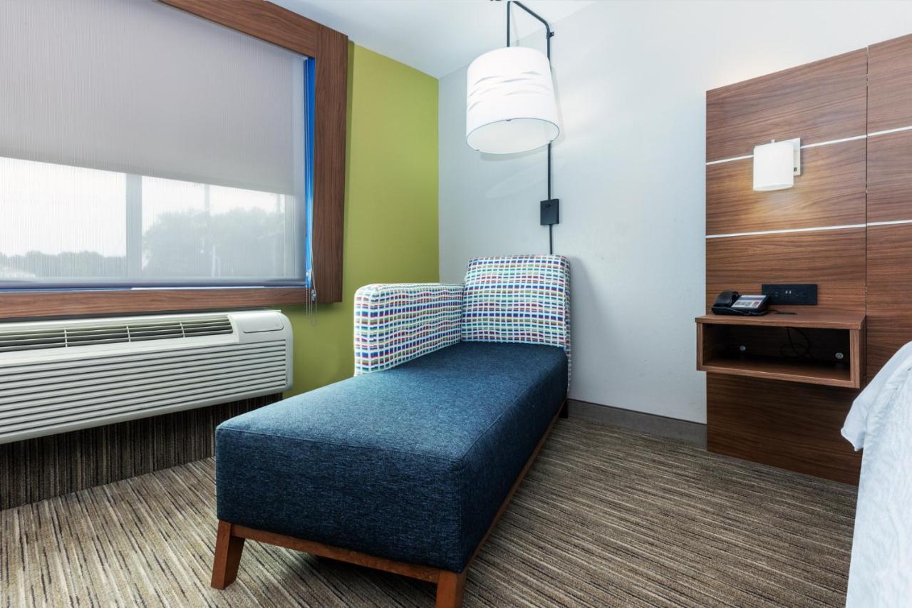 Holiday Inn Express & Suites Lafayette South By Ihg Exterior photo