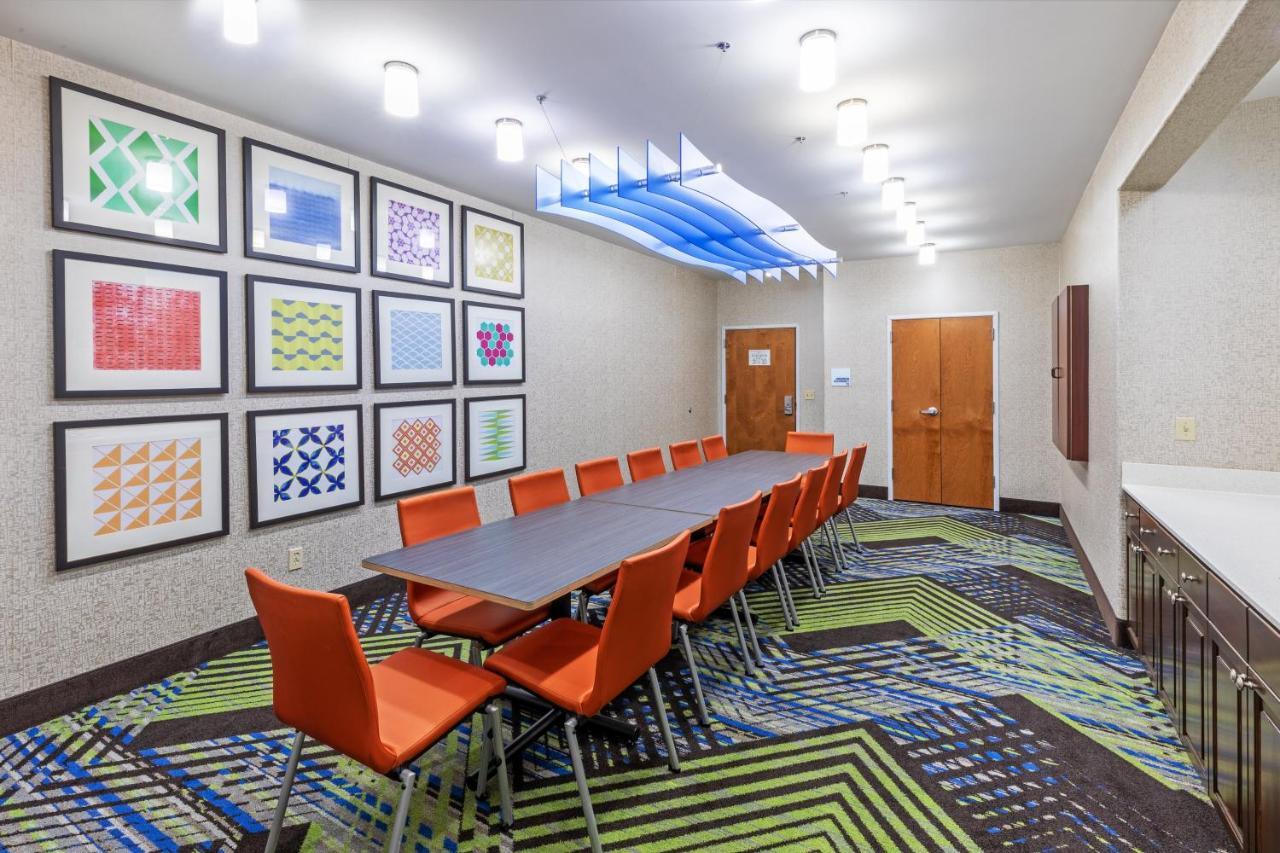 Holiday Inn Express & Suites Lafayette South By Ihg Exterior photo
