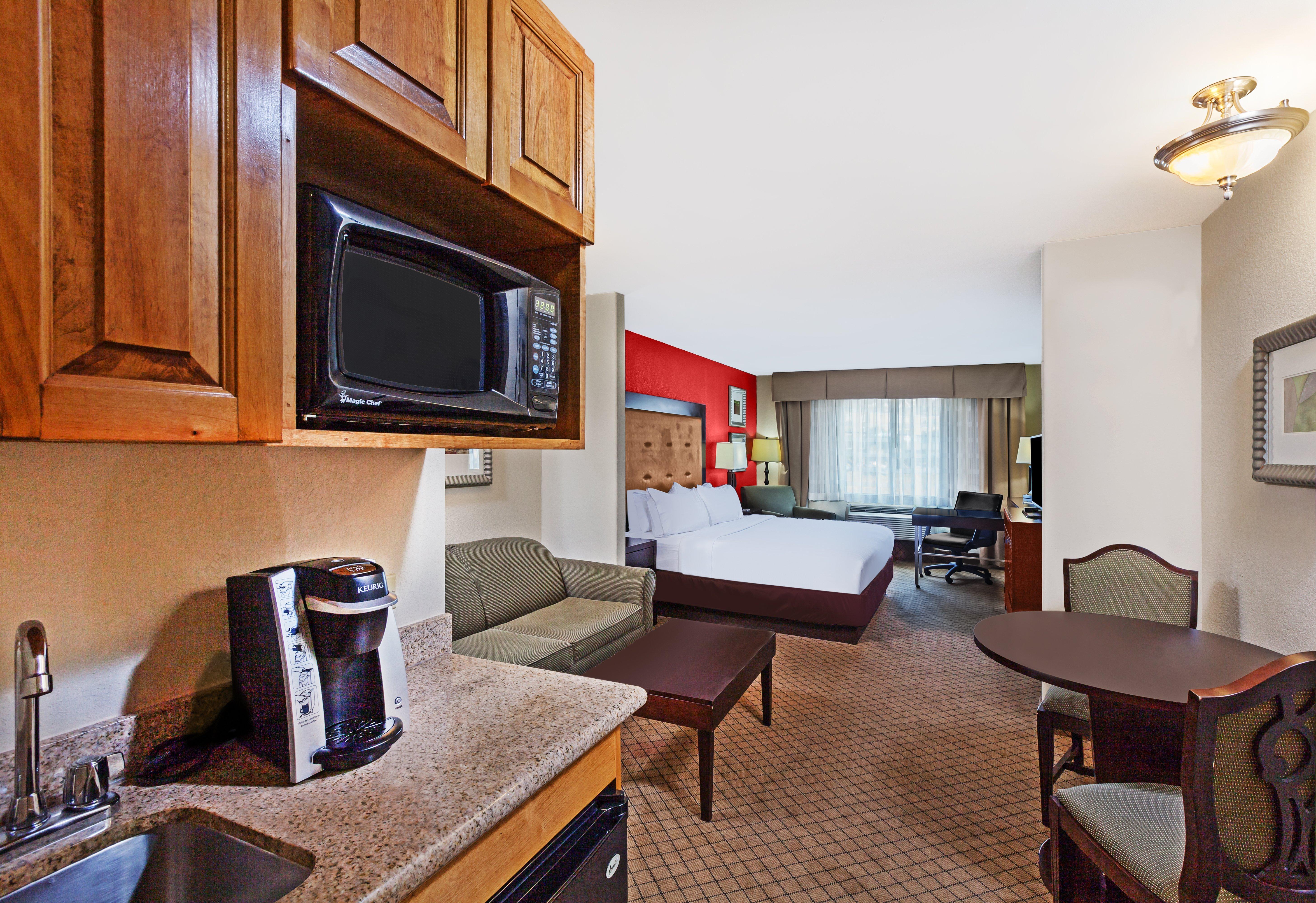 Holiday Inn Express & Suites Lafayette South By Ihg Exterior photo
