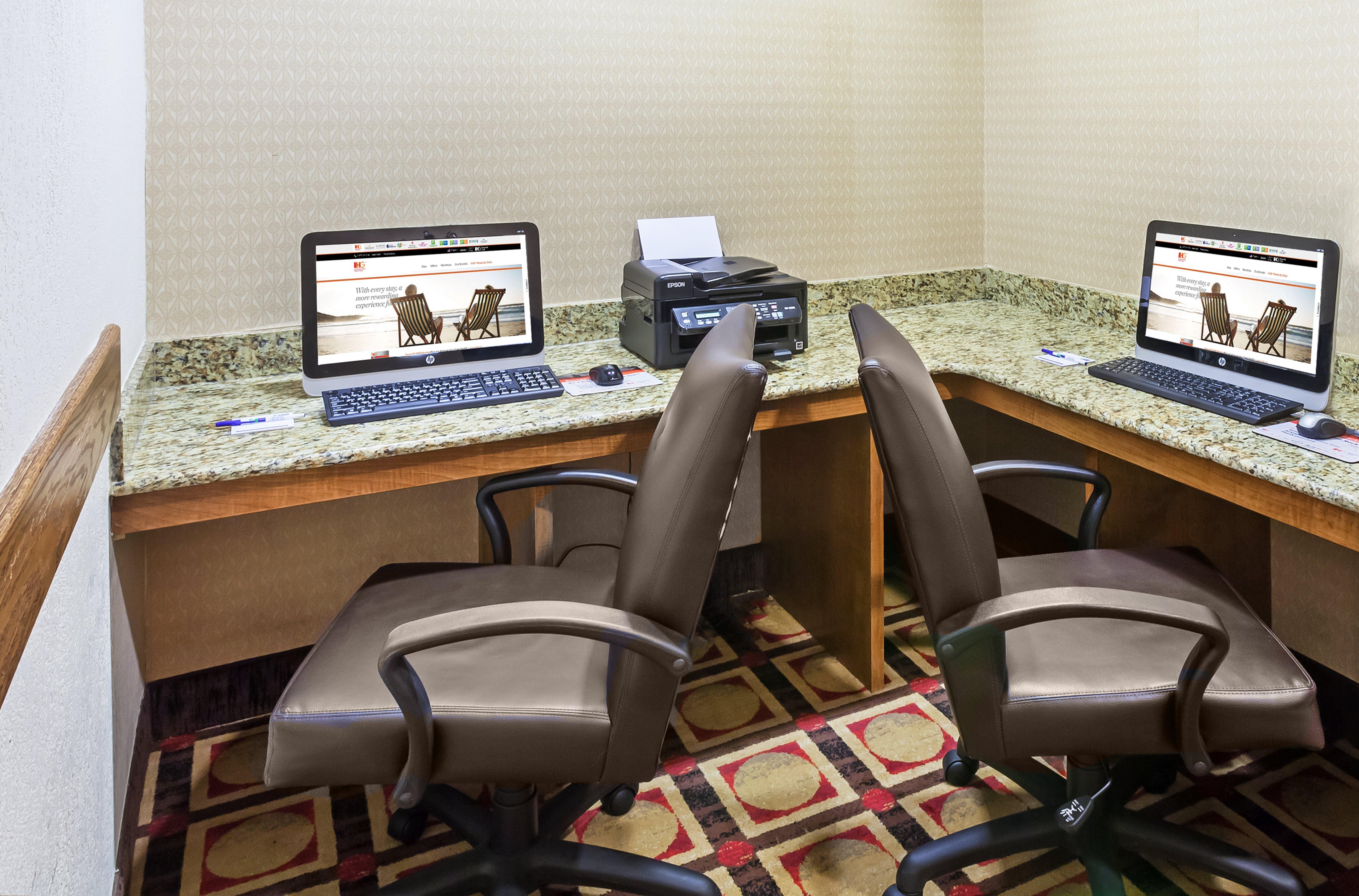 Holiday Inn Express & Suites Lafayette South By Ihg Exterior photo