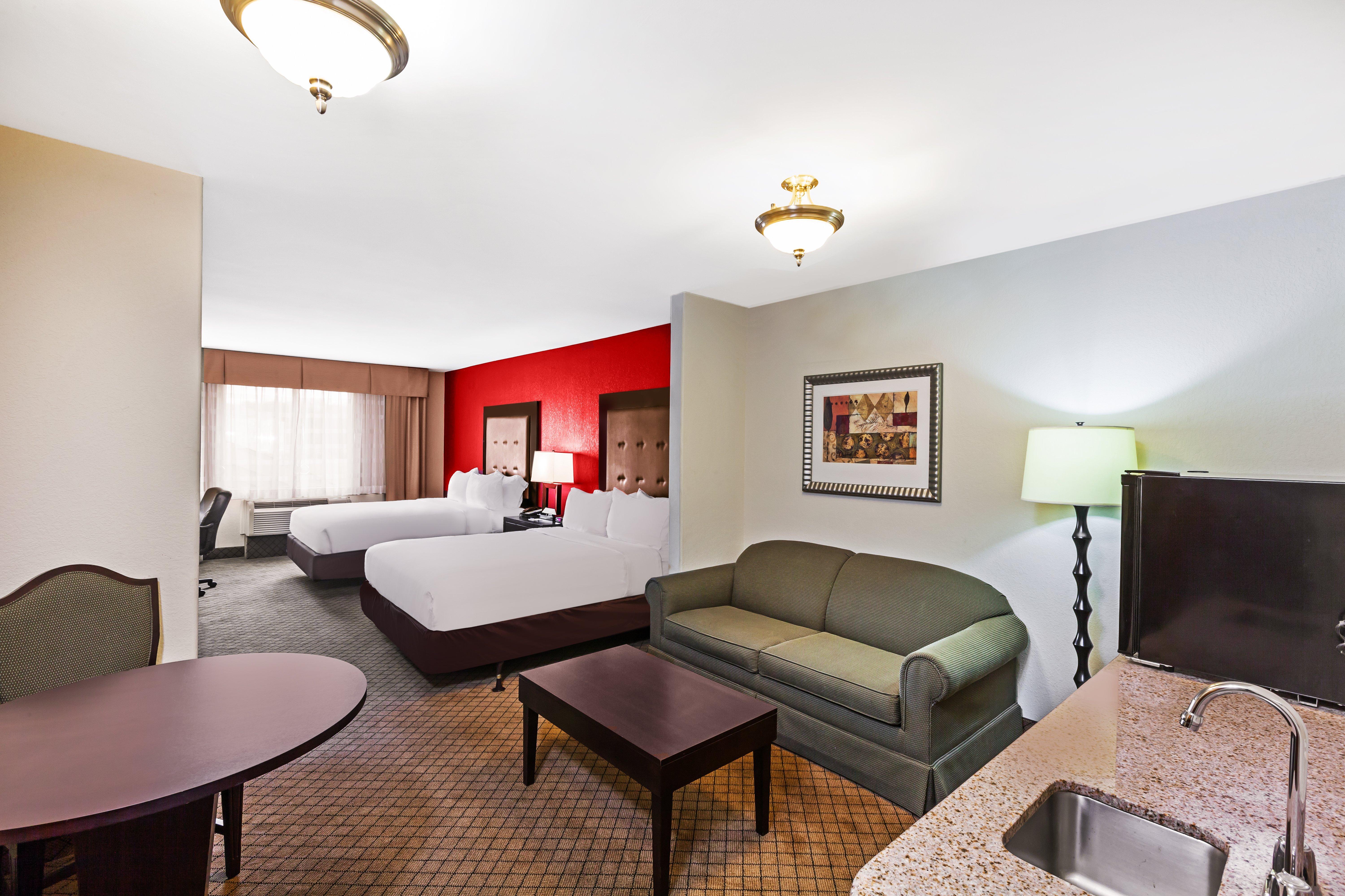 Holiday Inn Express & Suites Lafayette South By Ihg Exterior photo