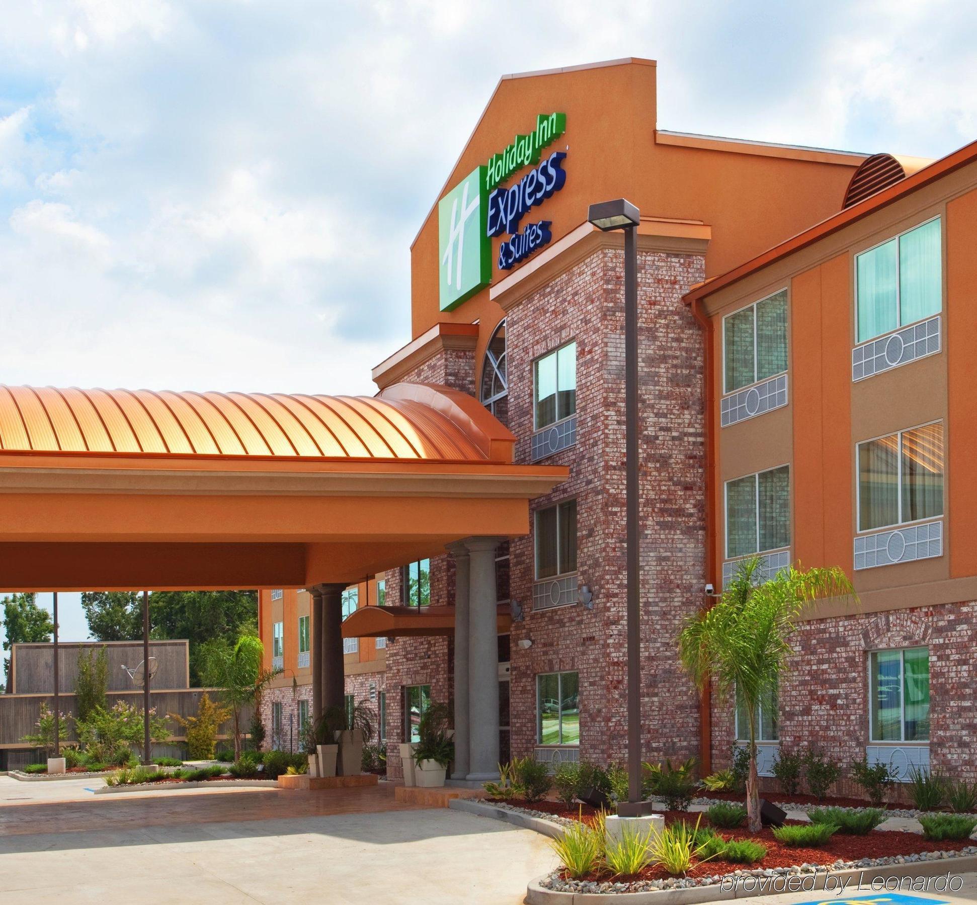 Holiday Inn Express & Suites Lafayette South By Ihg Exterior photo