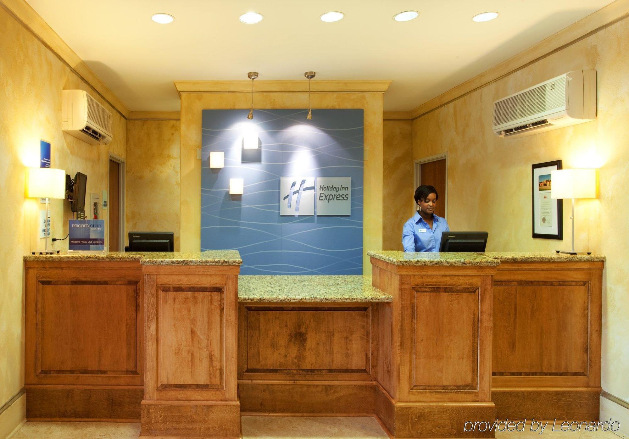 Holiday Inn Express & Suites Lafayette South By Ihg Interior photo
