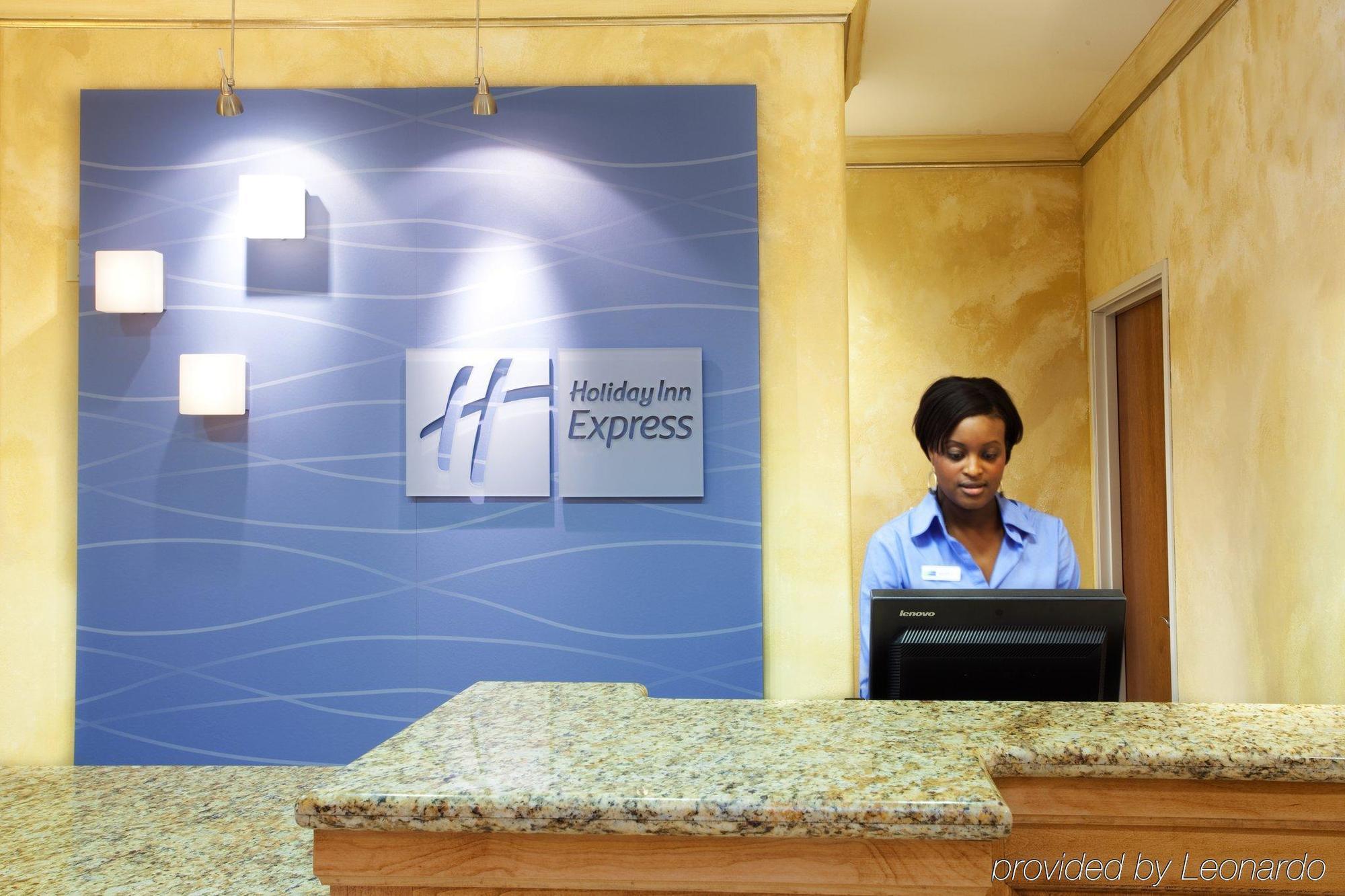 Holiday Inn Express & Suites Lafayette South By Ihg Exterior photo
