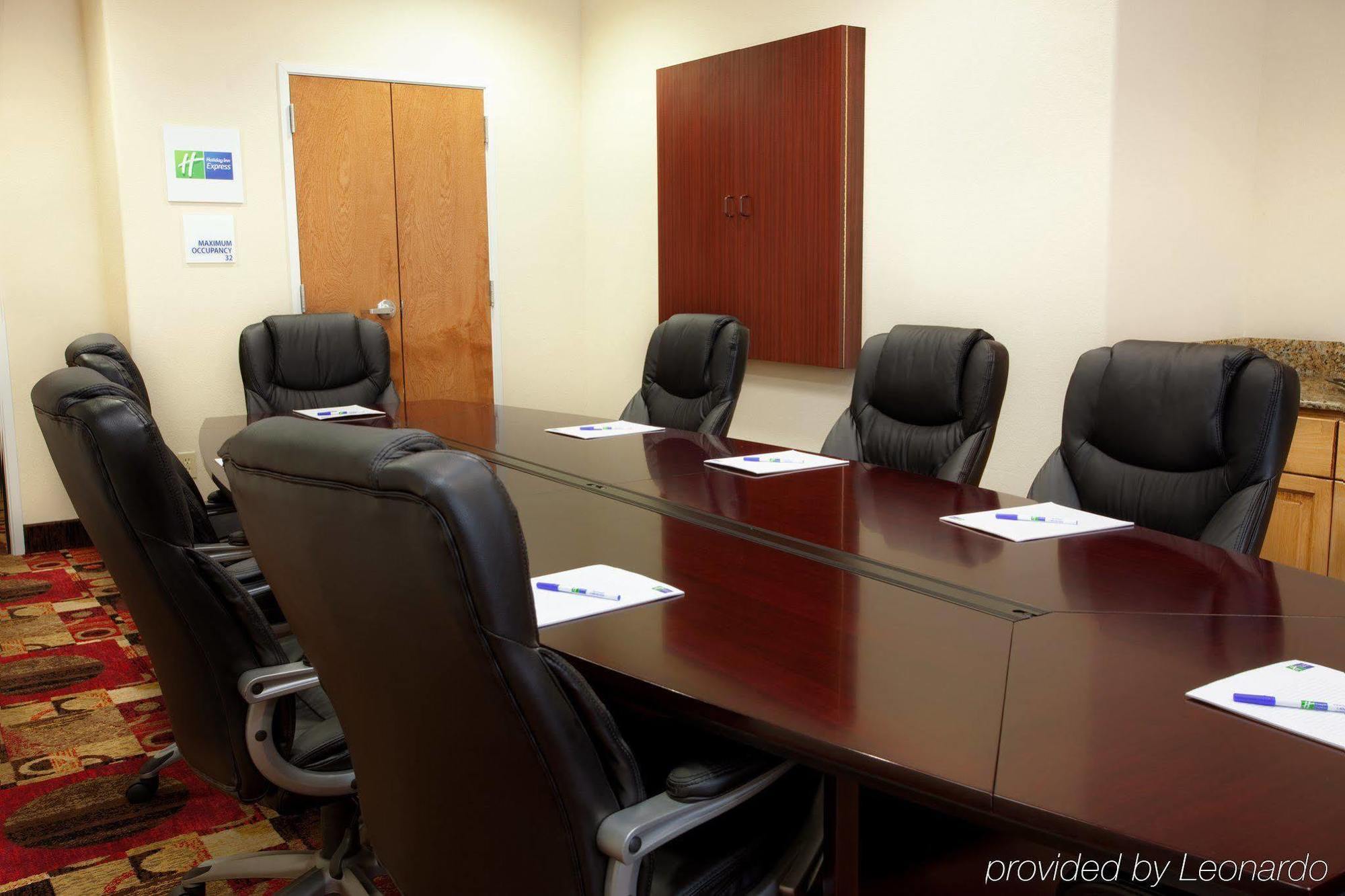 Holiday Inn Express & Suites Lafayette South By Ihg Facilities photo