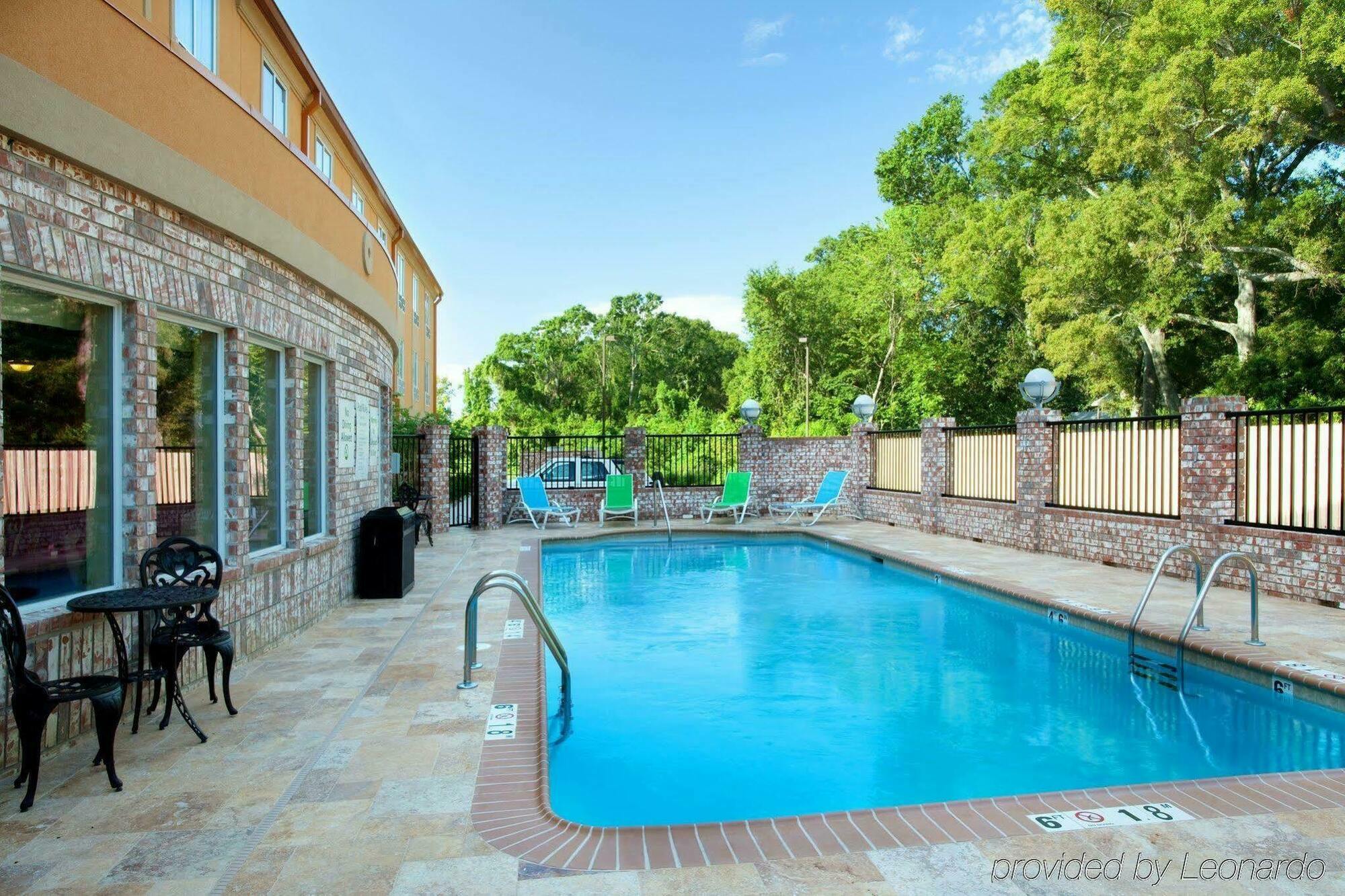 Holiday Inn Express & Suites Lafayette South By Ihg Exterior photo